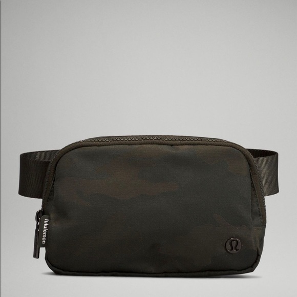SOLD EVENT Lululemon everywhere belt bag - Picture 4 of 8
